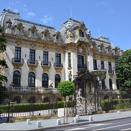 Super Central - Lovely One-Bedroom Apartment On Victoriei Avenue Bukares Bagian luar foto