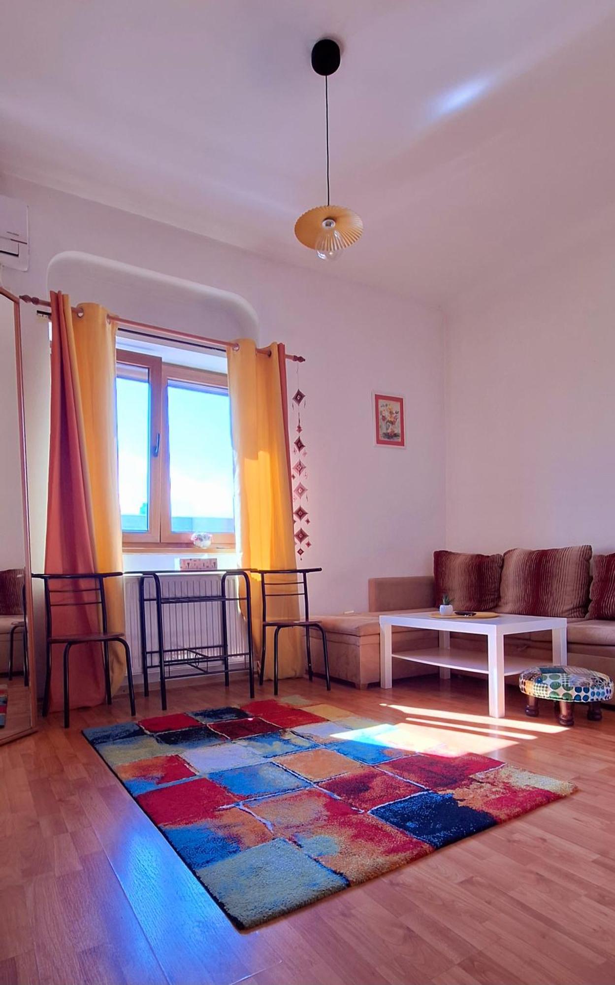 Super Central - Lovely One-Bedroom Apartment On Victoriei Avenue Bukares Bagian luar foto