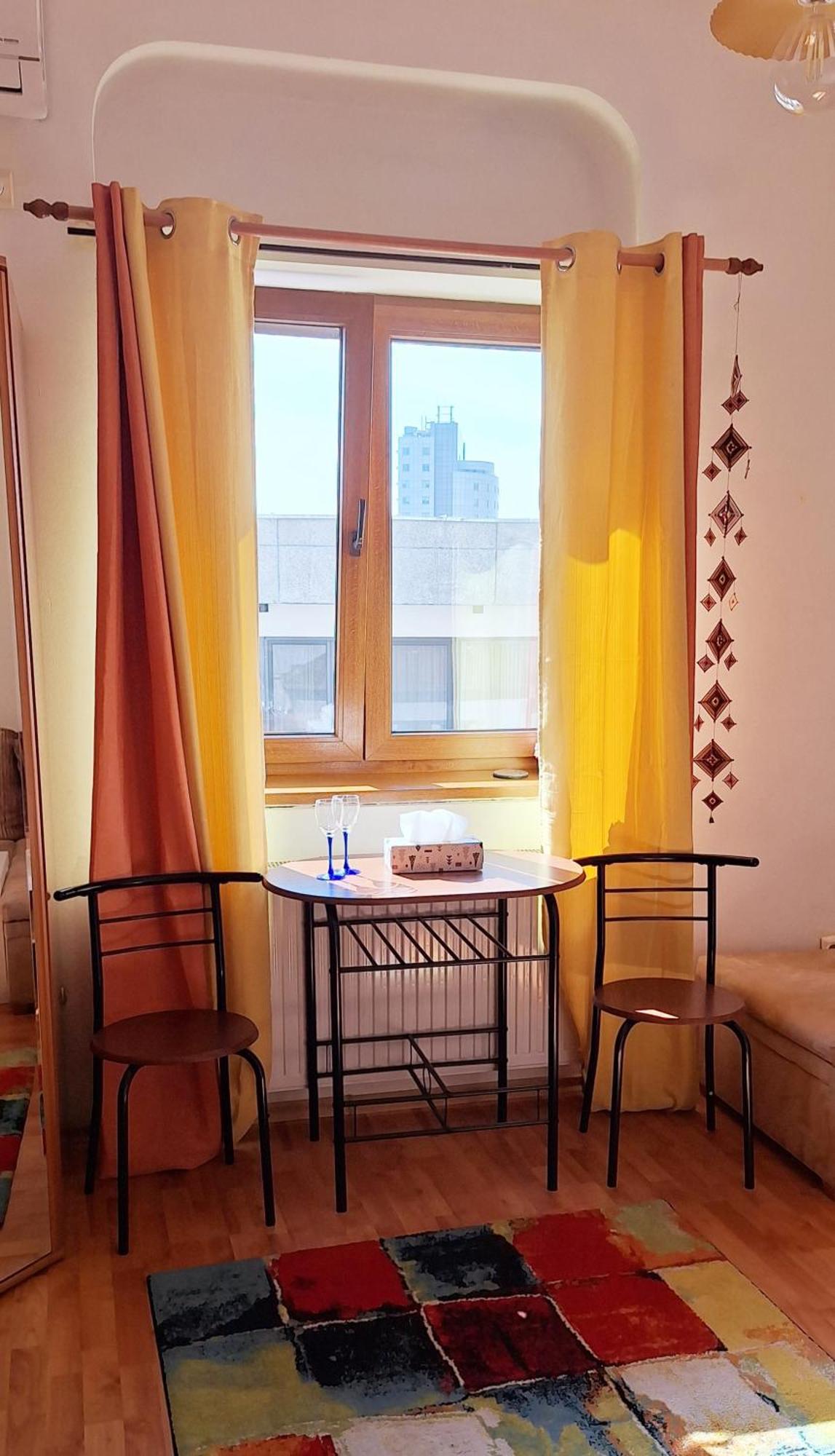 Super Central - Lovely One-Bedroom Apartment On Victoriei Avenue Bukares Bagian luar foto