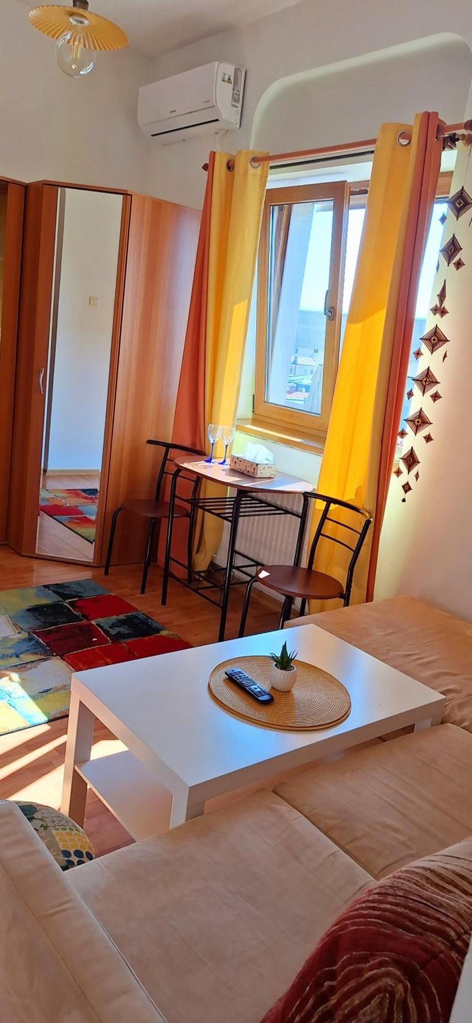 Super Central - Lovely One-Bedroom Apartment On Victoriei Avenue Bukares Bagian luar foto